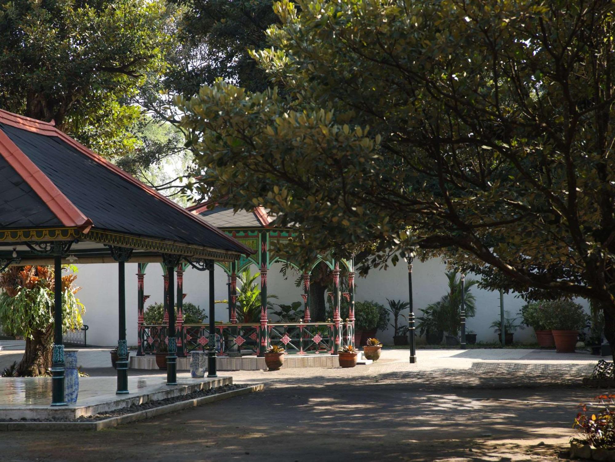Garrya Bianti Yogyakarta Hotel สเลมาน ภายนอก รูปภาพ